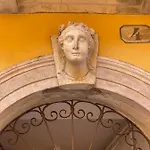 Domus